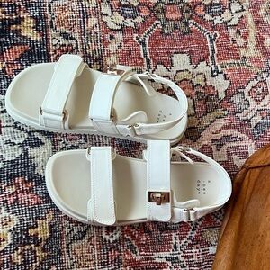 Dad sandals white gold
